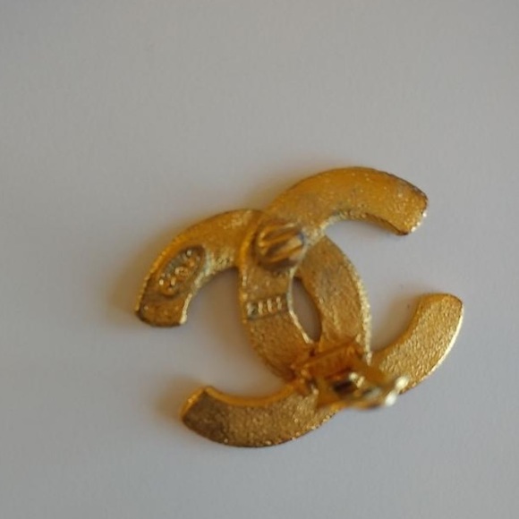 Chanel Earrings - Picture 6 of 7